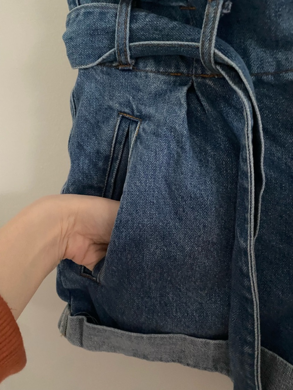 F21 High-Waist Denim Paperbag Shorts with Belt - Picture 5 of 7